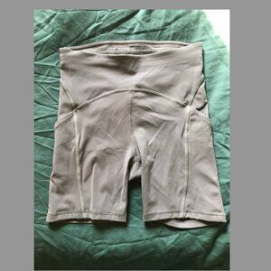 Lululemon Wunder Under Train High-Rise Short Like New 6” in Grey , size 6